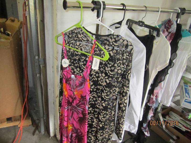 lot 181 image: Lot of assorted ladies clothing, mo...