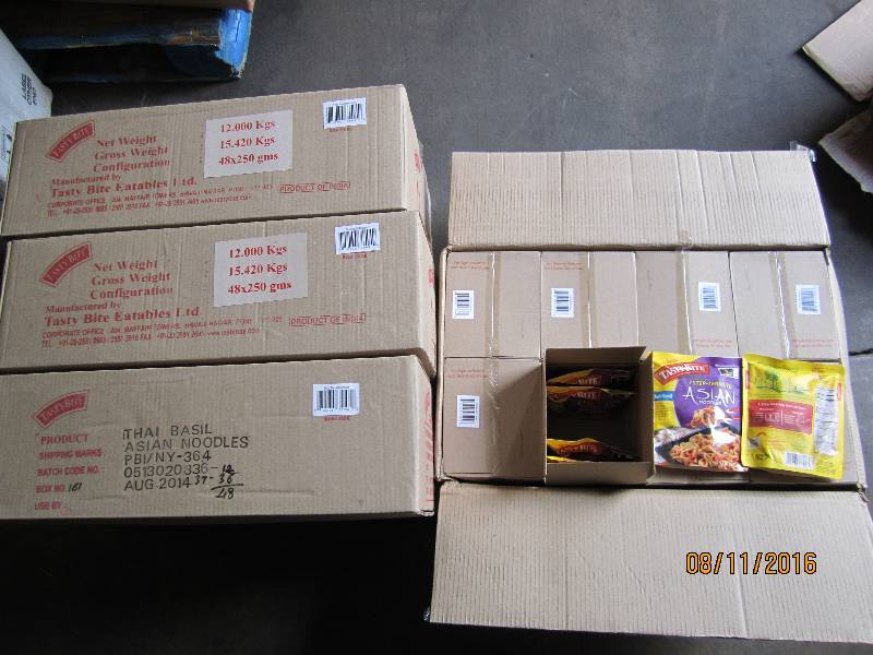 lot 190 image: Lot of 4 cases, each case contains ...
