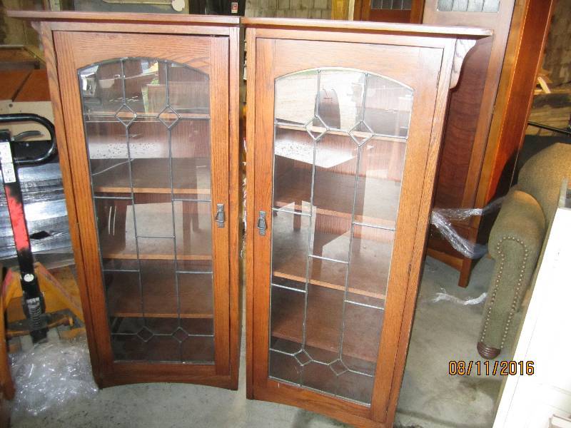 lot 26 image: Pair of glass front cabinets, 25 w...
