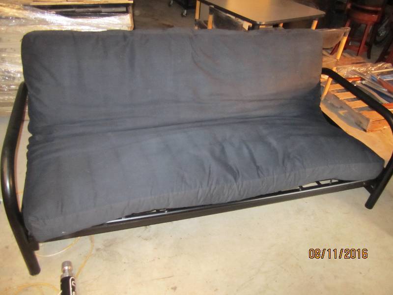 lot 28 image: Metal frame fold out futon, 6 wide...
