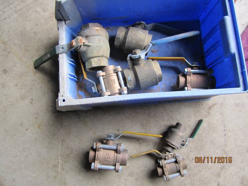 lot 46 image: Lot of valves in a plastic bin...