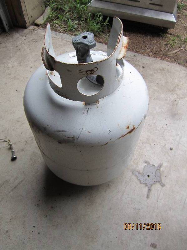 lot 226 image: Propane cylinder...