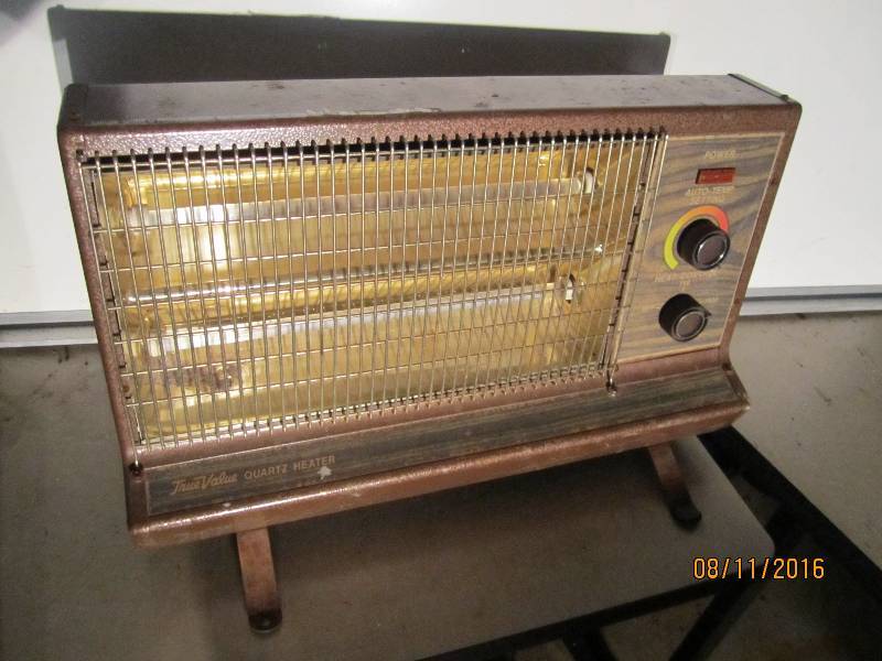 lot 231 image: Electric space heater...