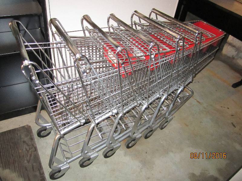 lot 236 image: 6 small shopping carts...