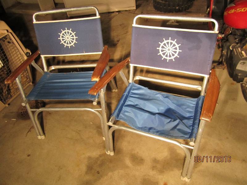 lot 246 image: 2 folding beach chairs...