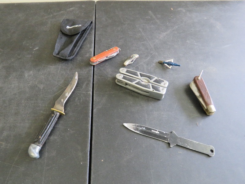Knife lot