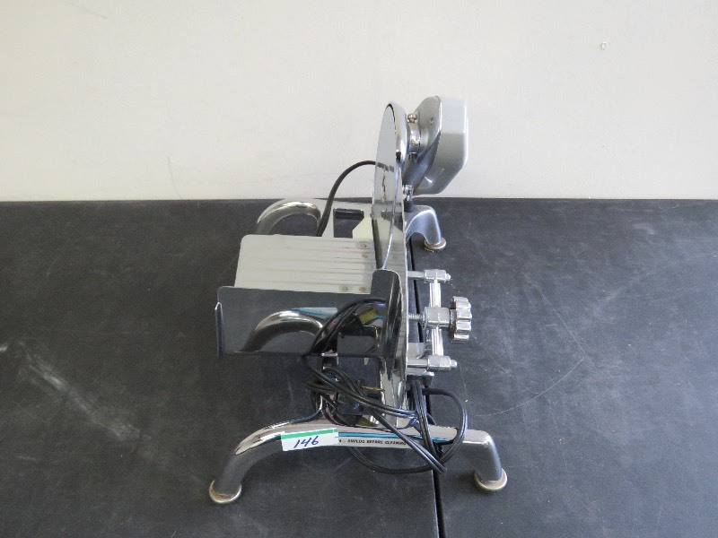 Meat slicer