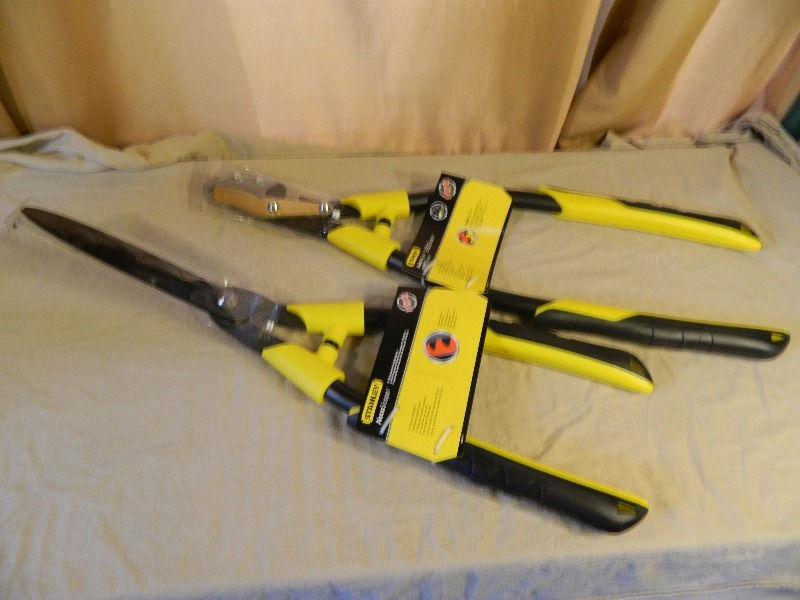 2 Stanley Trimming Tools