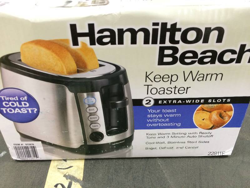 lot 38 image: Hamilton Beach Extra Wide Toaster