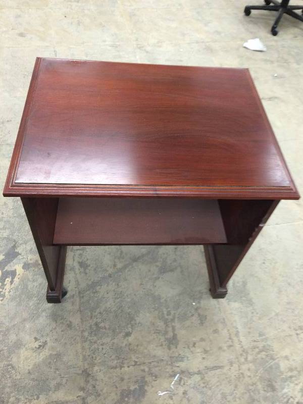 lot 29 image: Single Desk Wood 37 X 25 X 30