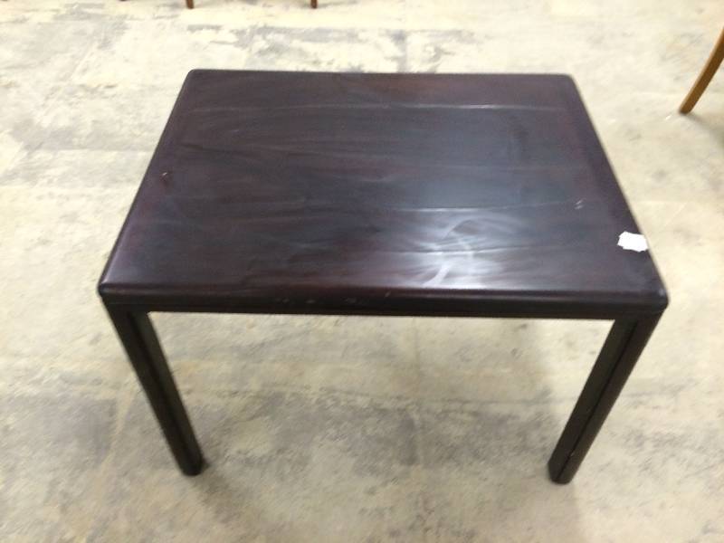 lot 84 image: 26 X 30 X 21 End Table