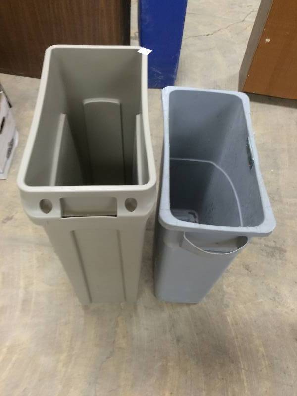 lot 110 image: 2 Garbage Cans