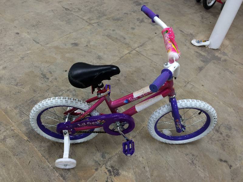 lot 124 image: 16 Lil Gem Next Bike