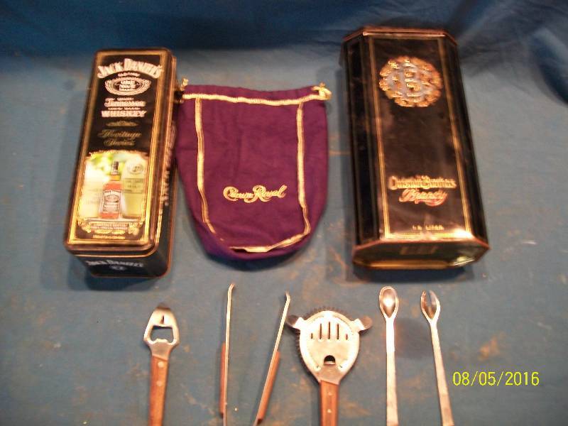 lot 15 image: Vintage A) Deluxe Quality Bar Set B) Jack Daniels Tin C) Christian Brothers Brandy Tin (NO Alcohol)