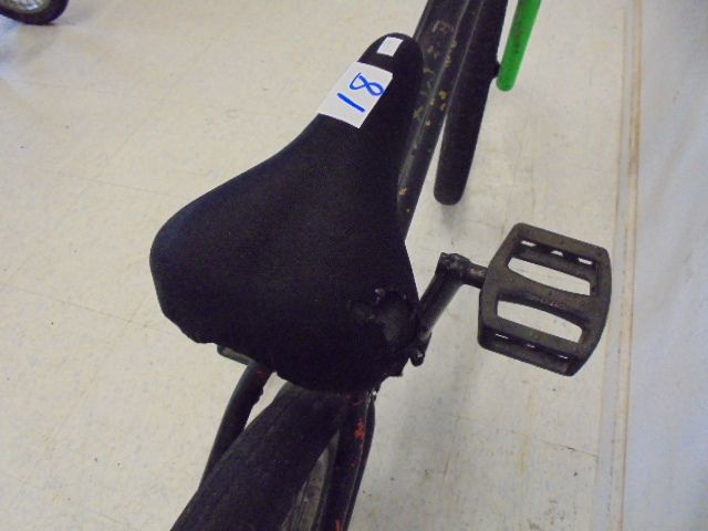 lot 91 image: BMX Style Bike