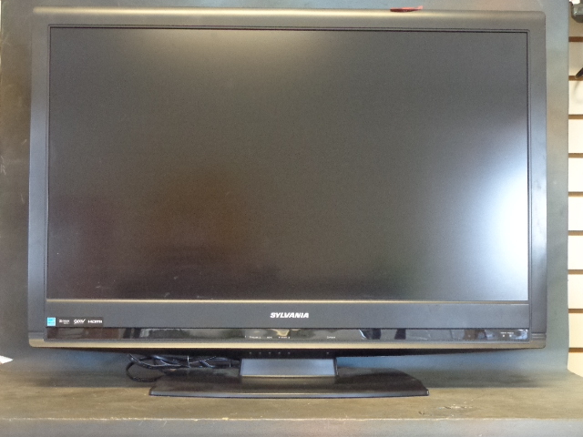 lot 6 image: 32 Flat Screen T.V.