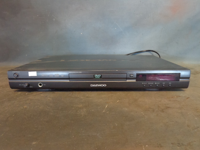 lot 7 image: DVD Player