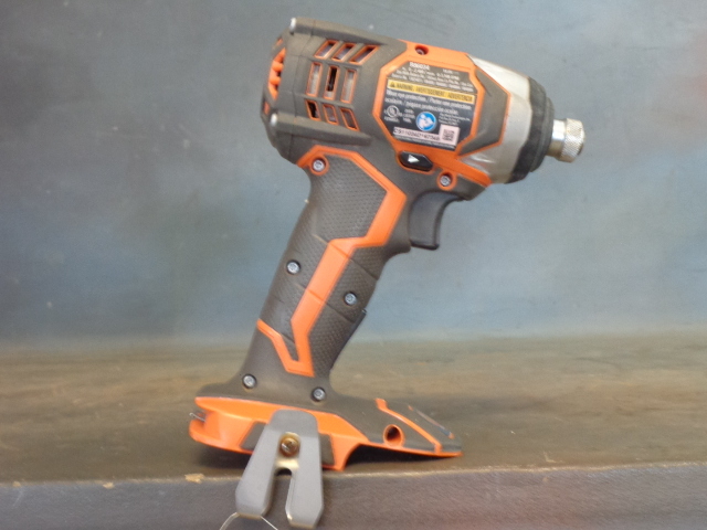 lot 8 image: Impact Driver