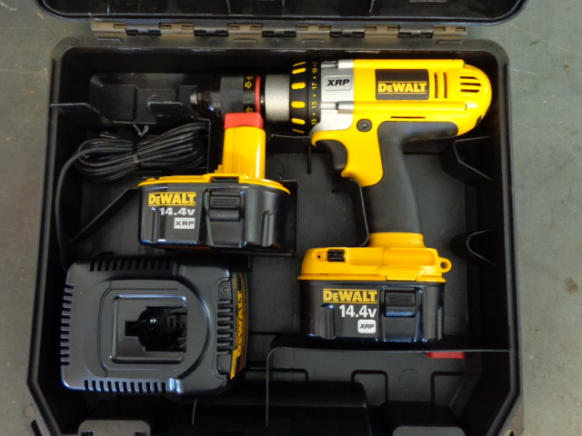 lot 15 image: Cordless Drill