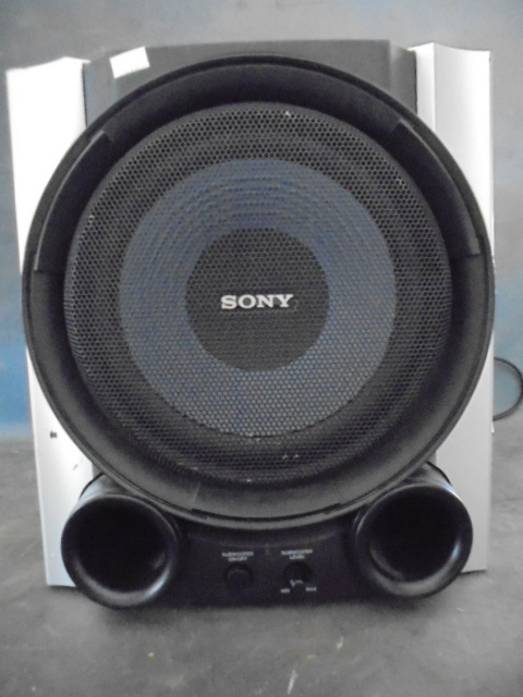 lot 27 image: Sub Woofer and Speakers