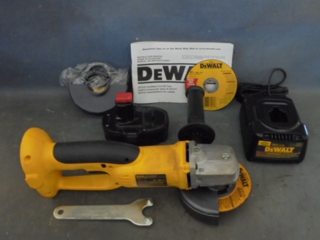 lot 29 image: Cordless Cut-Off Tool