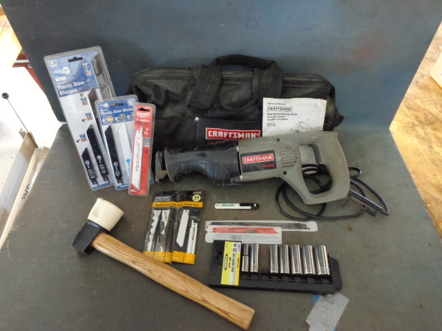 lot 31 image: Reciprocating Saw, Blades & Misc. Tools