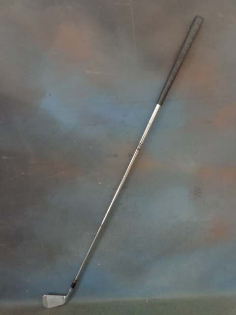 lot 35 image: 2 Iron Golf Club