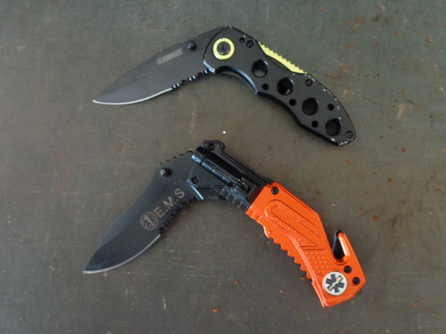 lot 43 image: Pocket Knives