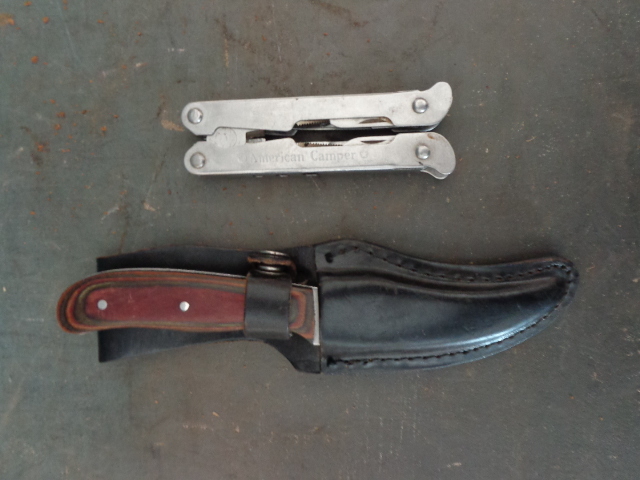 lot 49 image: Knife & Multi Tool