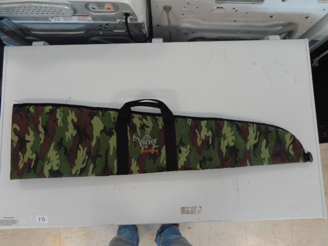 lot 61 image: Camo Soft Gun Case