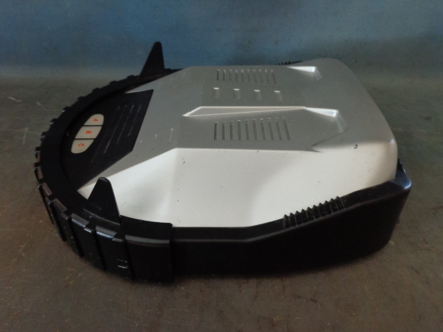 lot 67 image: Robo Vac