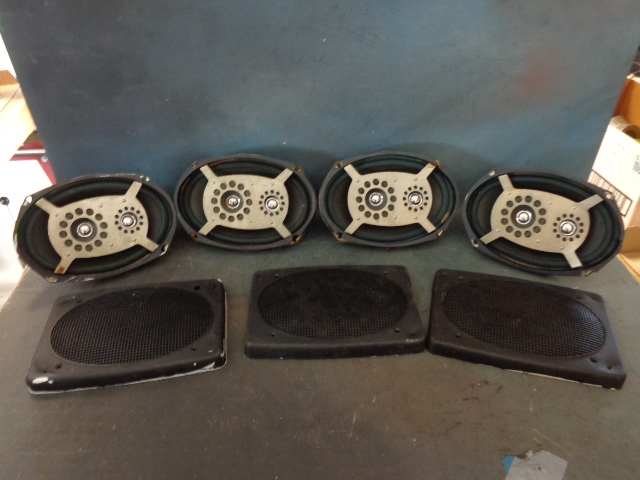 lot 80 image: Triaxial - Component - Speaker System