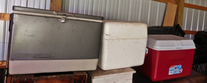 3 coolers, coleman, Rubbermaid and styrafoam