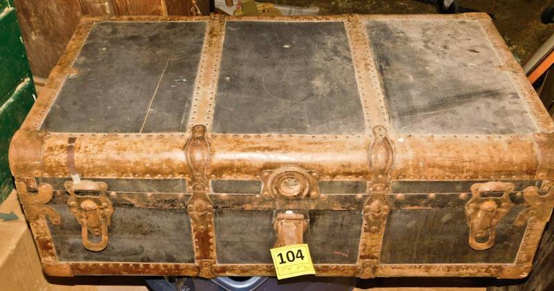 travel trunk