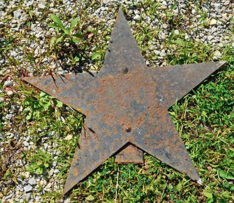 rusty solid metal star not a repop