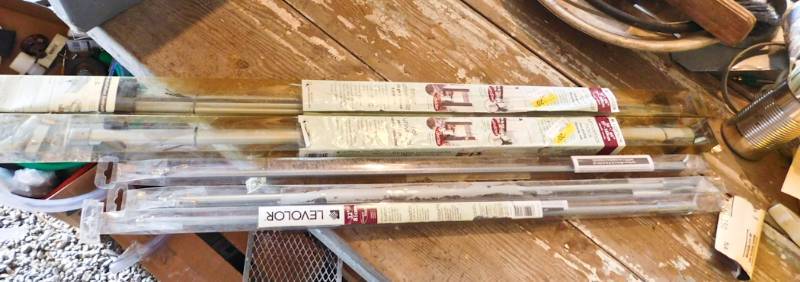 levolor 2 tracks and 3 batons NIB