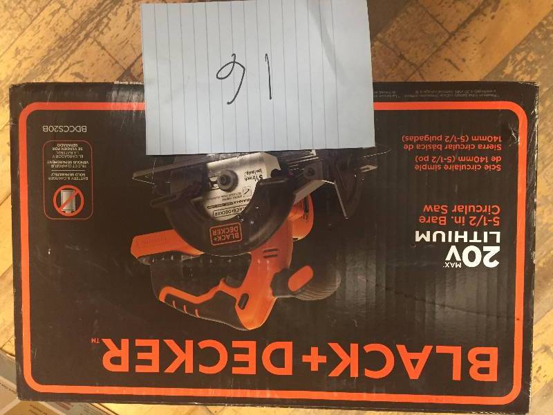lot 16 image: Black and Decker 20-Volt Cordless 5-12 in. Circular Saw New Model BDCCS20B