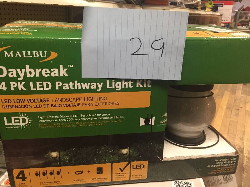 lot 29 image: Mailbu Daybreak 4 PK LED Apthway Light Kit