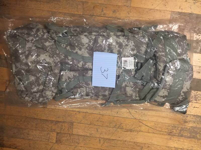 lot 37 image: Camo Heavy-duty Mountaineers Backpack Bag Bagpack Carry Shoulder Zipper Arm Strop Belt Wholemart New