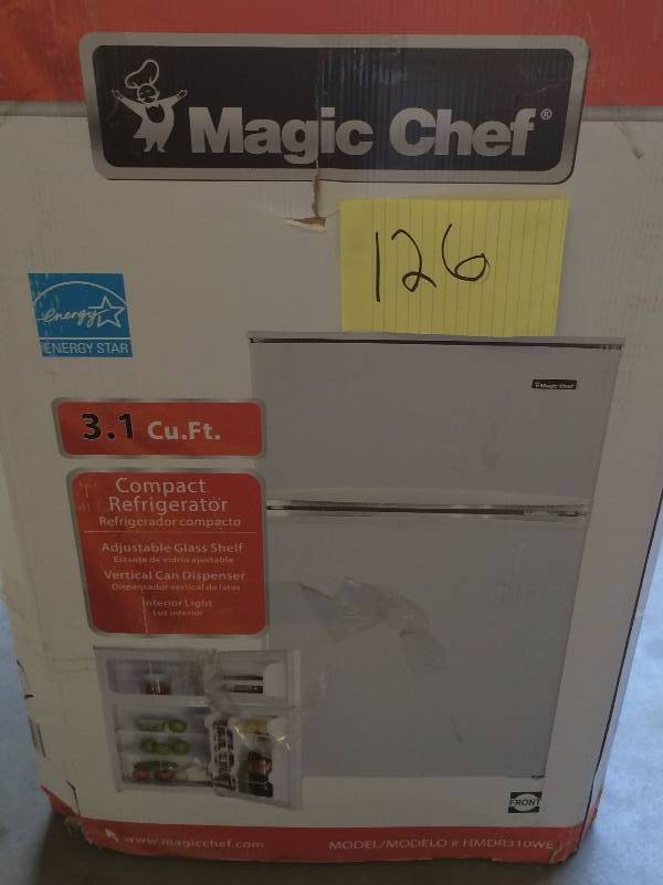 lot 126 image: Magic Chef 3.1 cu. ft. Mini Refrigerator in White