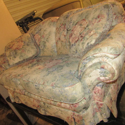 Love seat