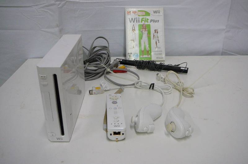 Nintendo Wii Councel (Game WiiFit Plus)