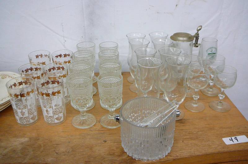Lot of glasses & Ice Bucket glass