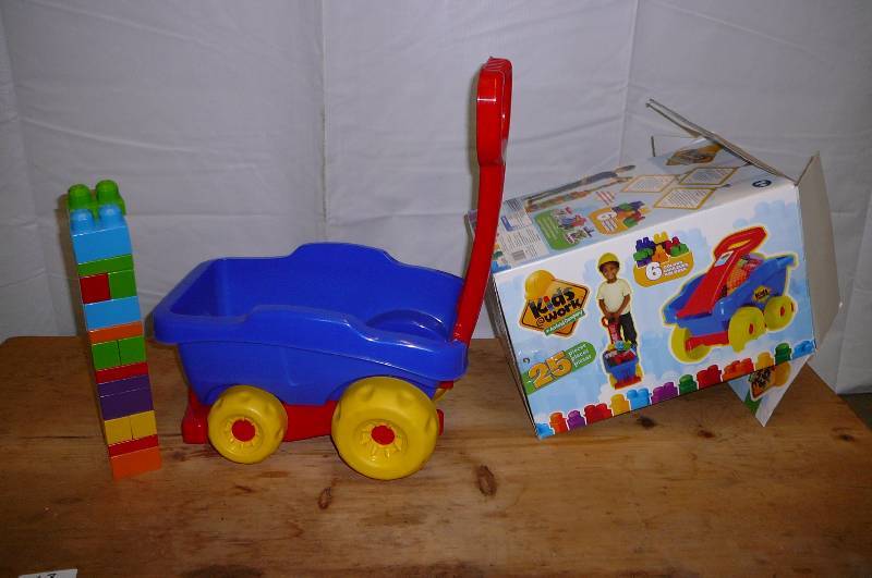 Wagon & Legos