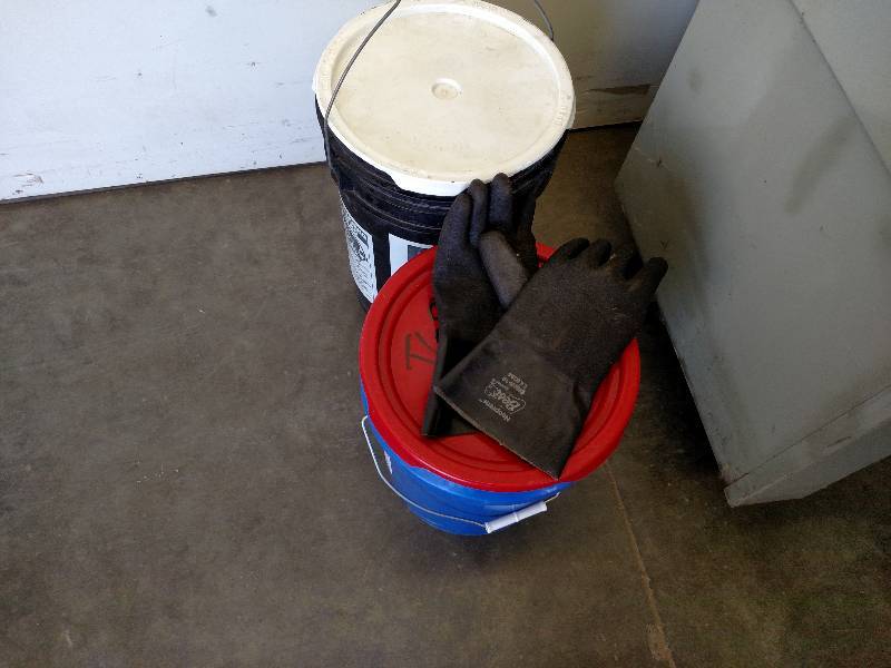 lot 113 image: Parts Washer, 24 X 36, Works, Ext...