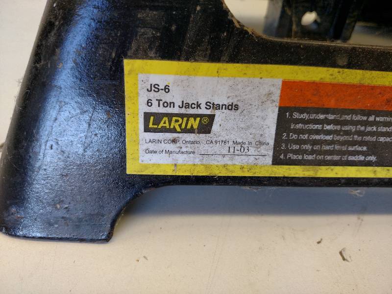lot 125 image: (2) Larin 6 Ton Jack Stands...