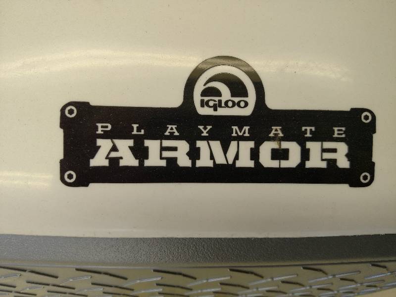 lot 147 image: Igloo Playmate Cooler...