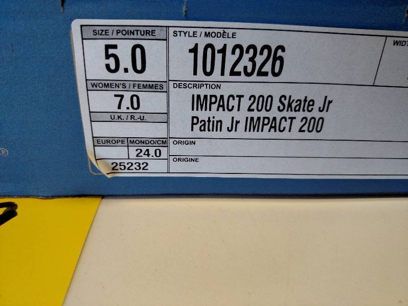 lot 149 image: Bauer Impact 200 Skate Jr. Size 5 W...