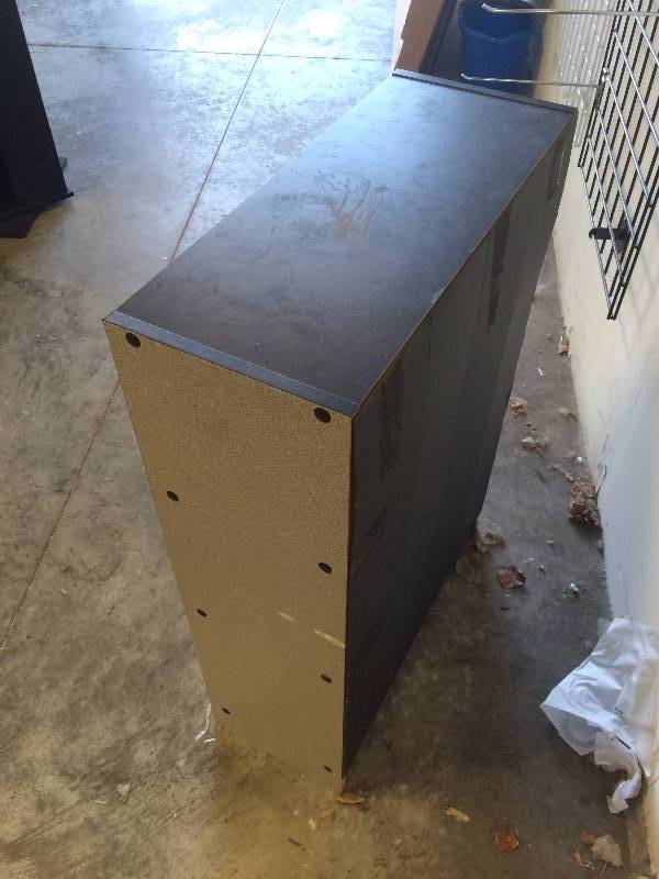 lot 3 image: Wooden Book Shelf