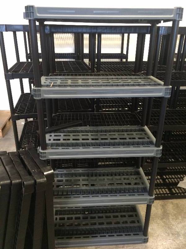 lot 10 image: 17 Plastic Shelves